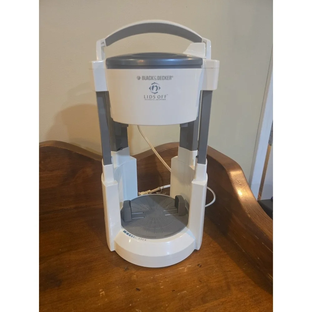 BLACK & DECKER White 